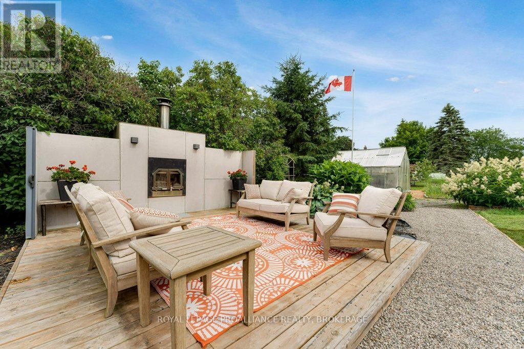 25 WILLOWBANK ROAD E - 45