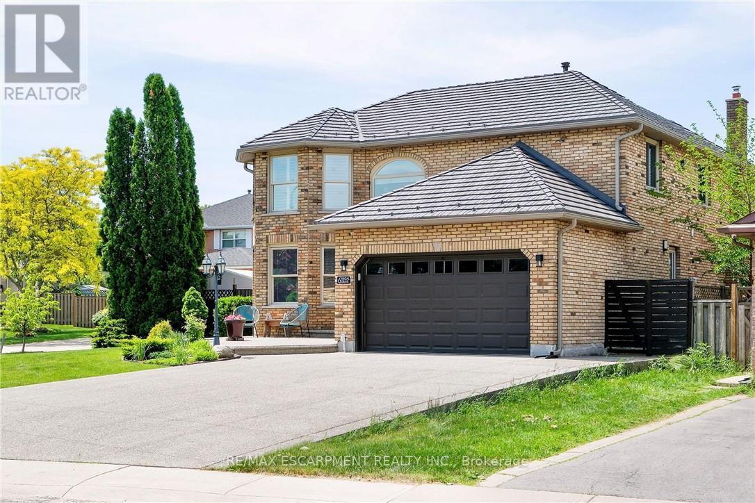 6 REGAL DRIVE - 2