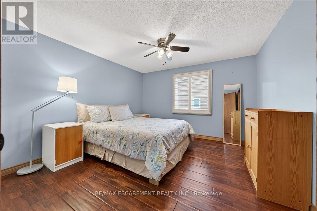 6 REGAL DRIVE - 20