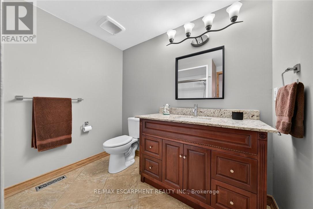 6 REGAL DRIVE - 21