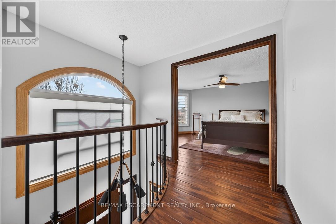 6 REGAL DRIVE - 24