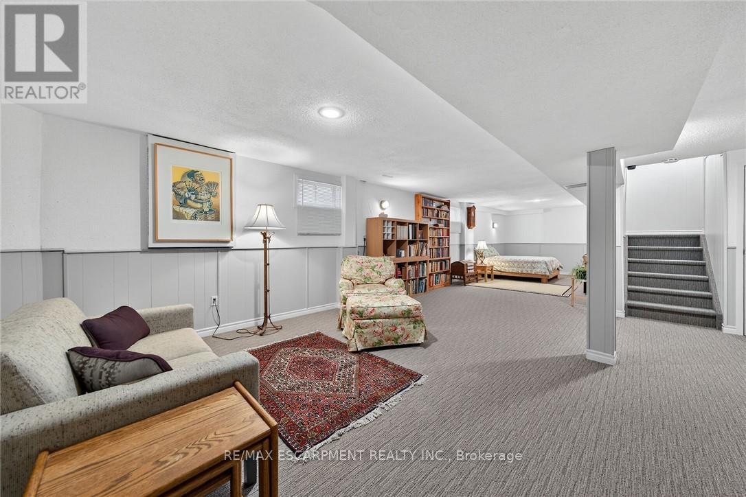 6 REGAL DRIVE - 30