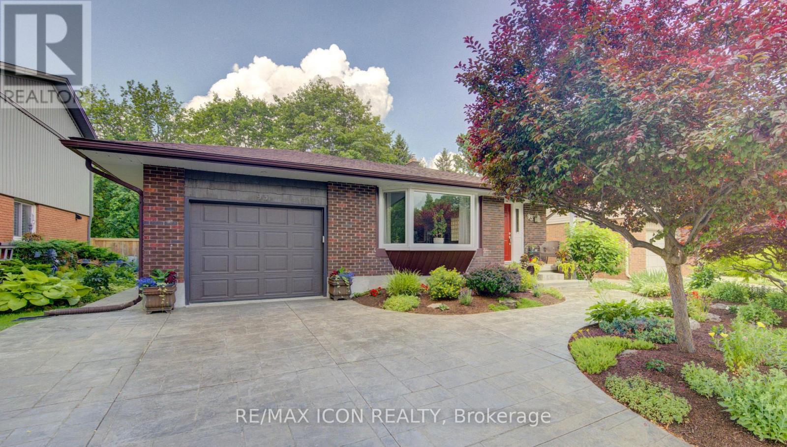 93 BRIARGATE DRIVE - 1