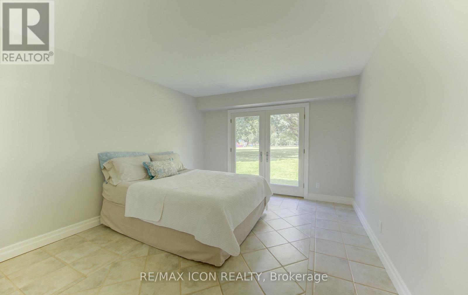 93 BRIARGATE DRIVE - 25