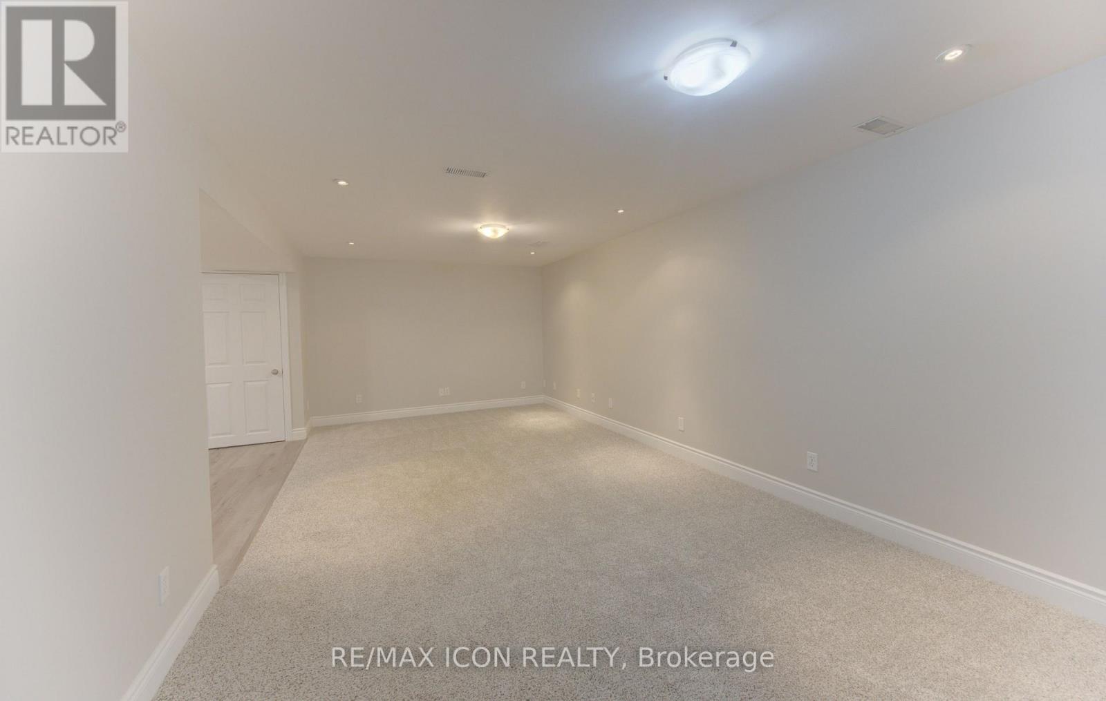 93 BRIARGATE DRIVE - 27