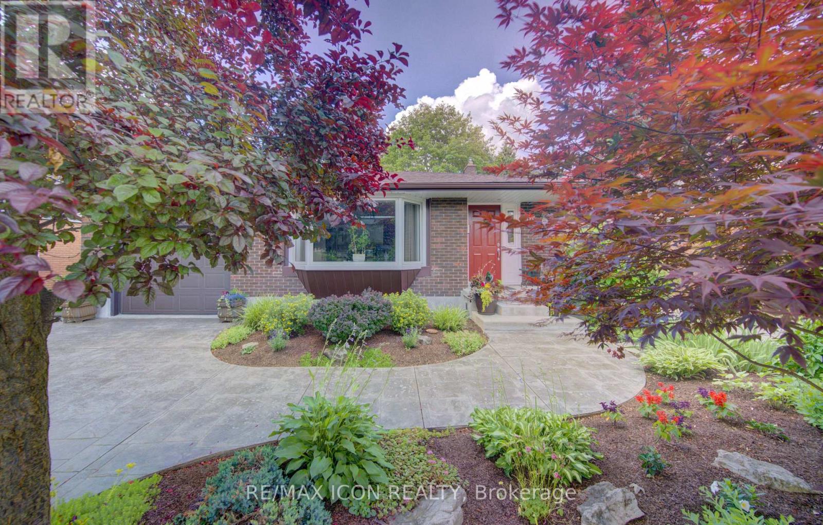 93 BRIARGATE DRIVE - 3