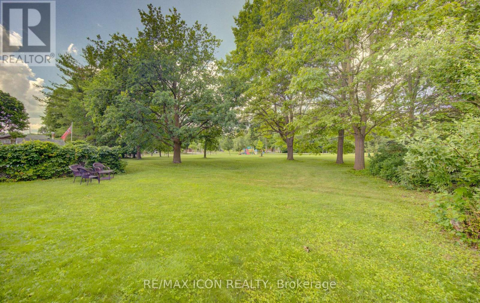 93 BRIARGATE DRIVE - 37