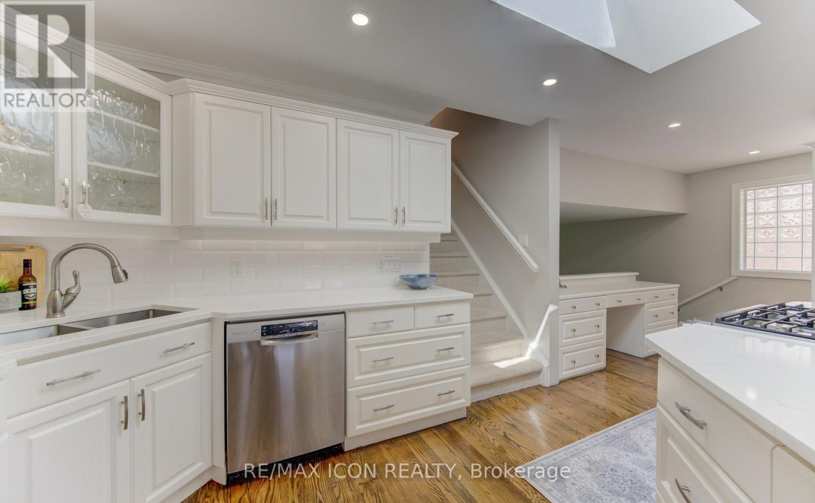 93 BRIARGATE DRIVE - 5