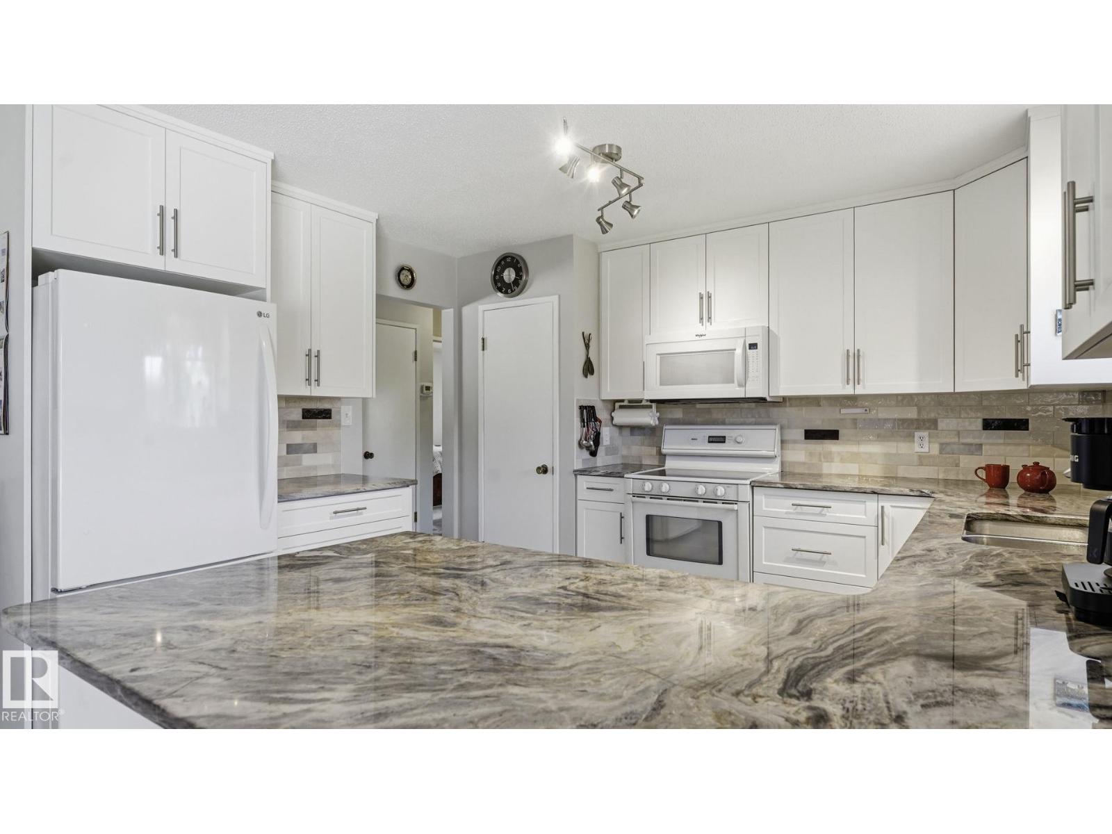18315 86 AV NW - 13