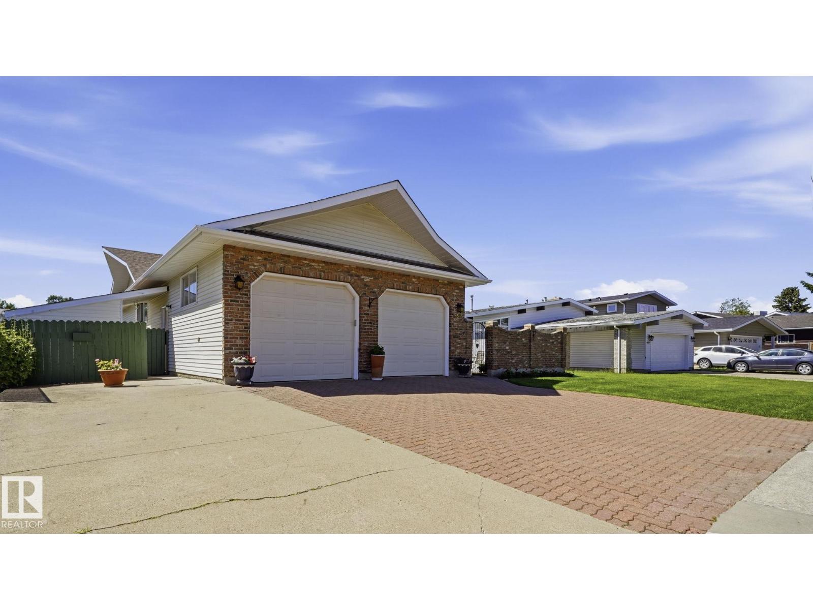 18315 86 AV NW - 2