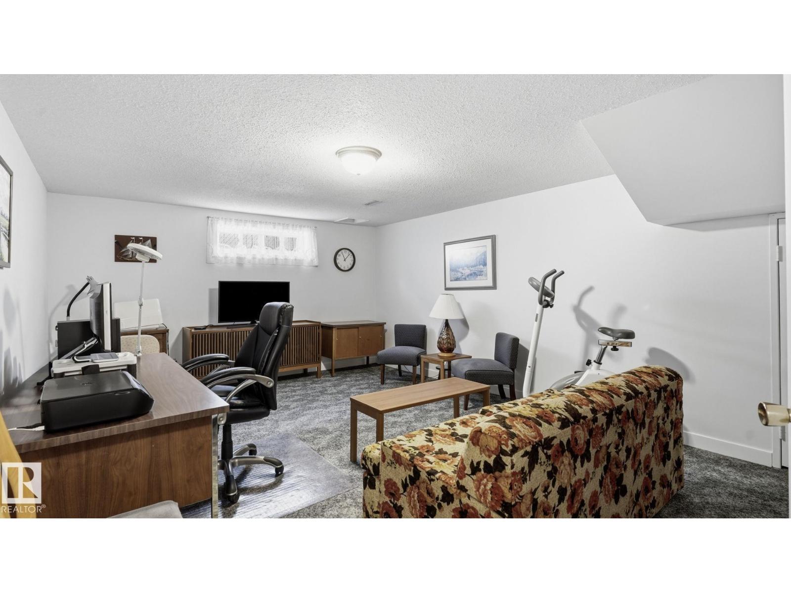 18315 86 AV NW - 23