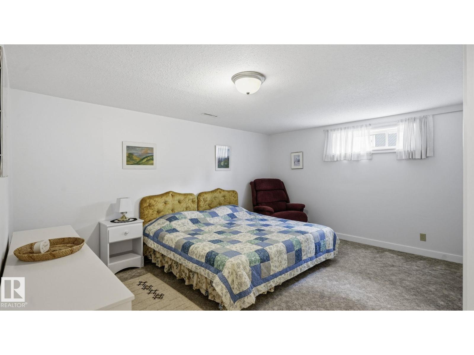 18315 86 AV NW - 24