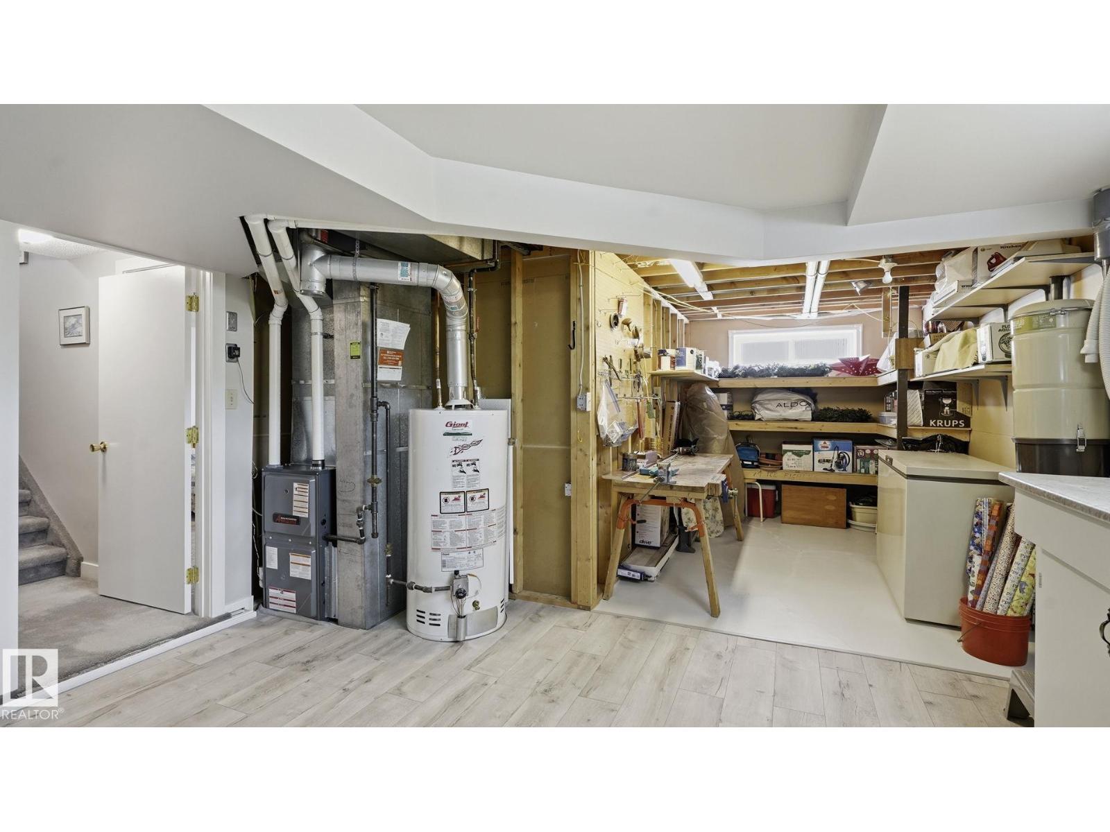 18315 86 AV NW - 27