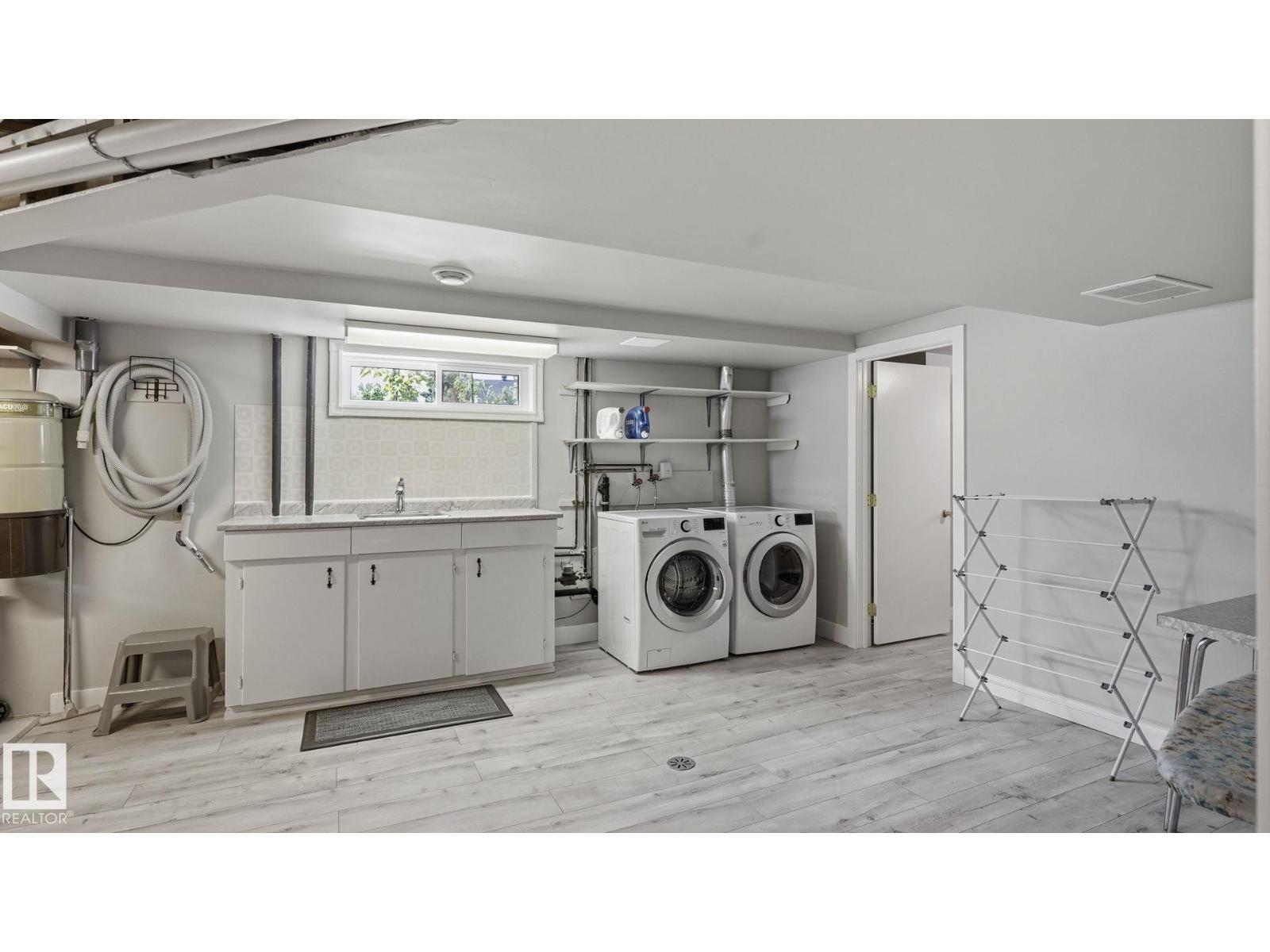 18315 86 AV NW - 28