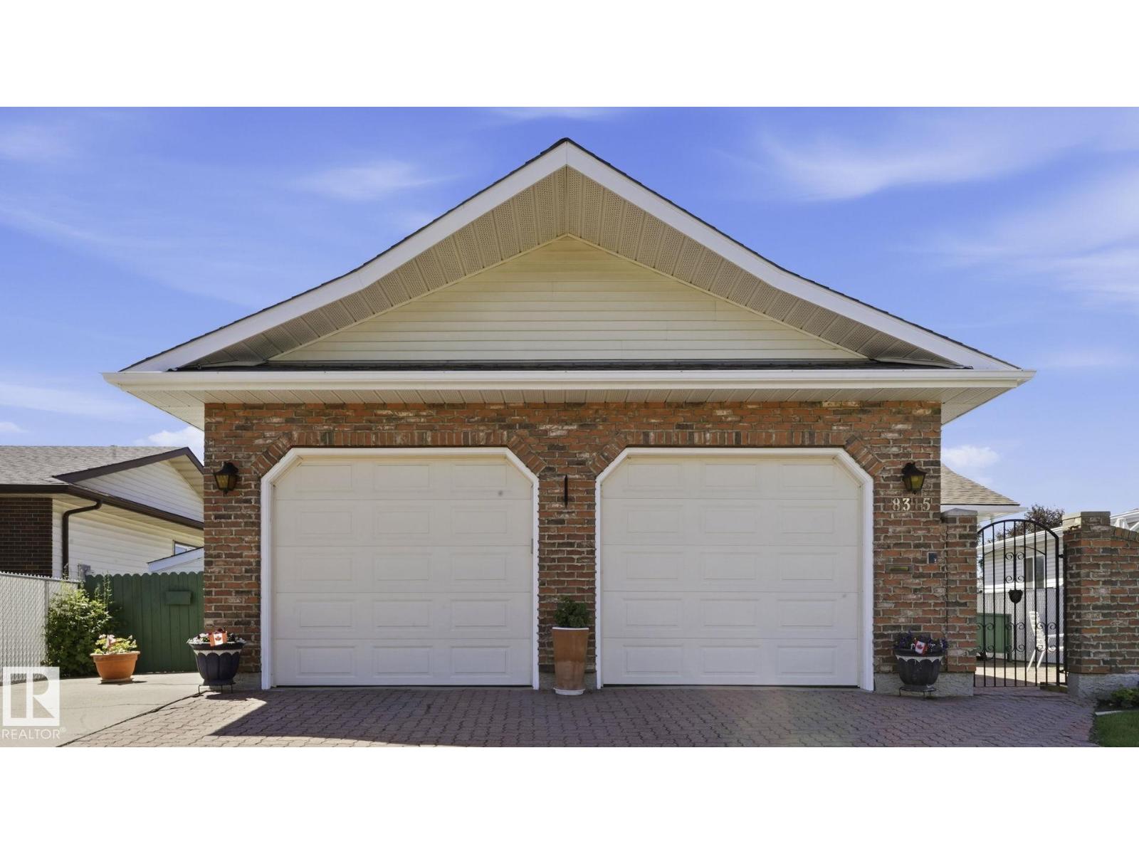 18315 86 AV NW - 3
