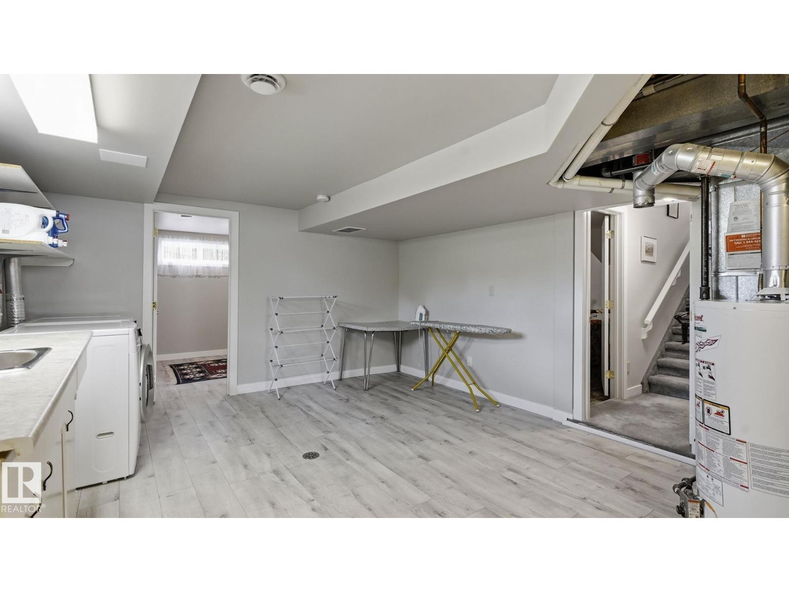 18315 86 AV NW - 29