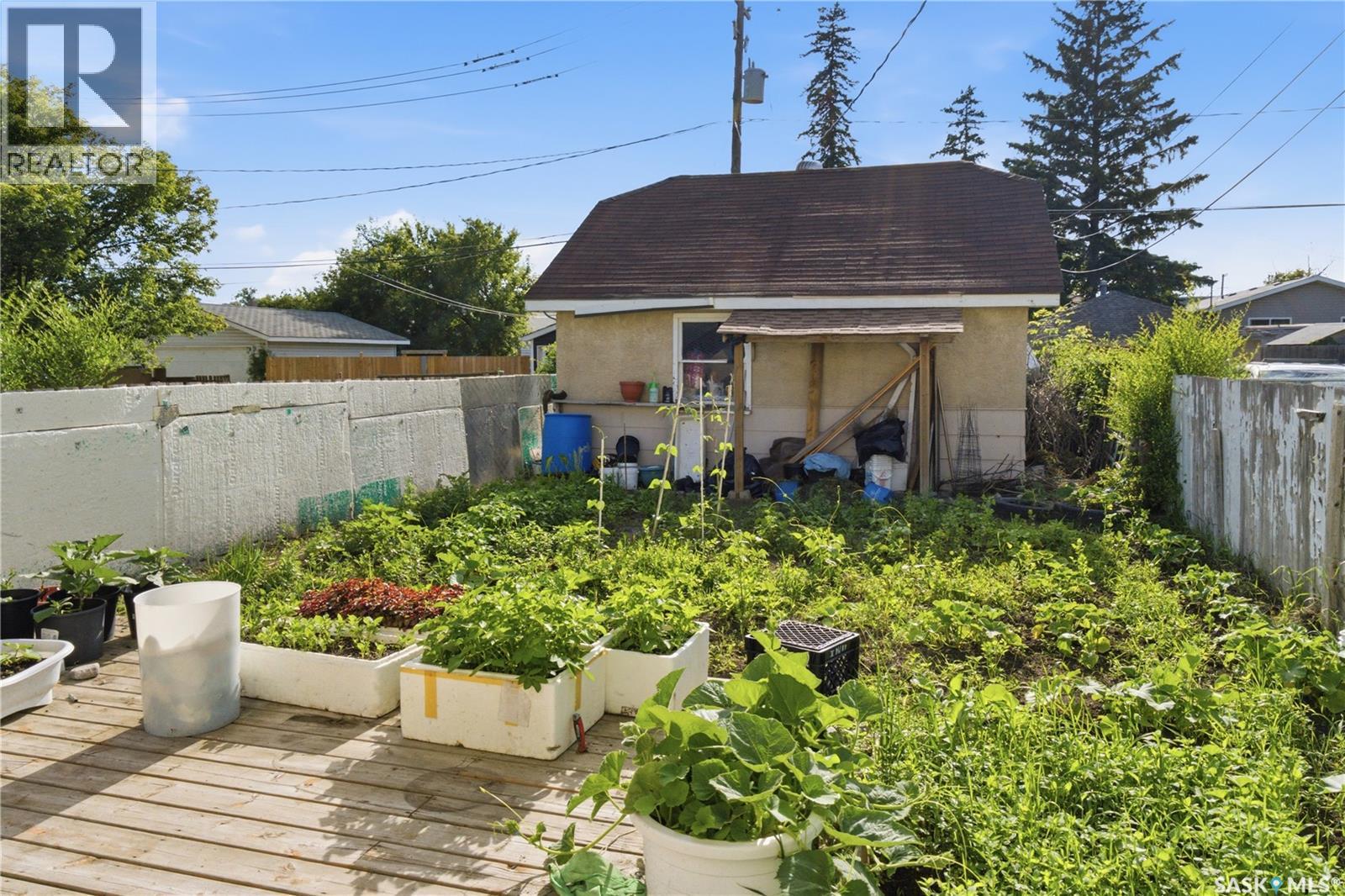 516 Hamilton STREET - 27