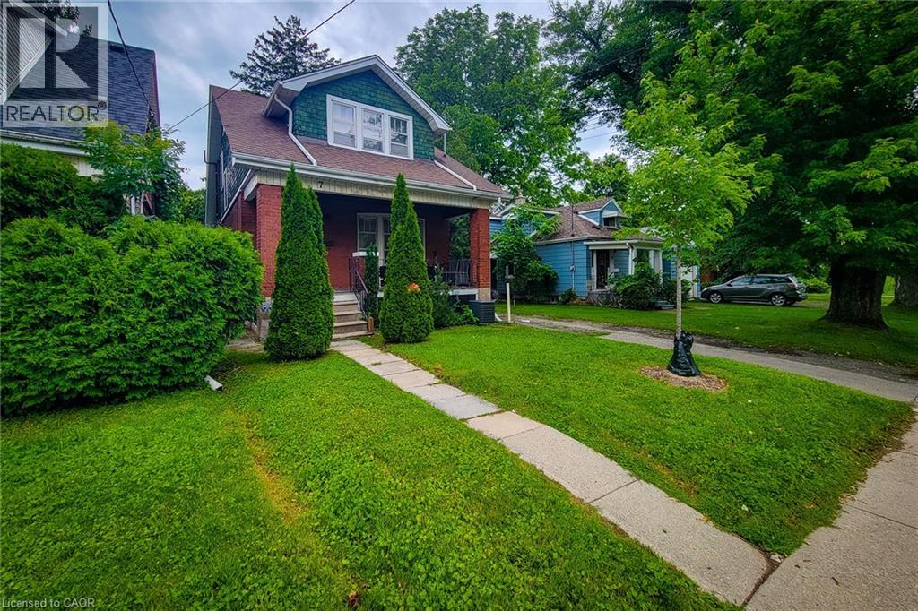 7 NORFOLK Street N - 3