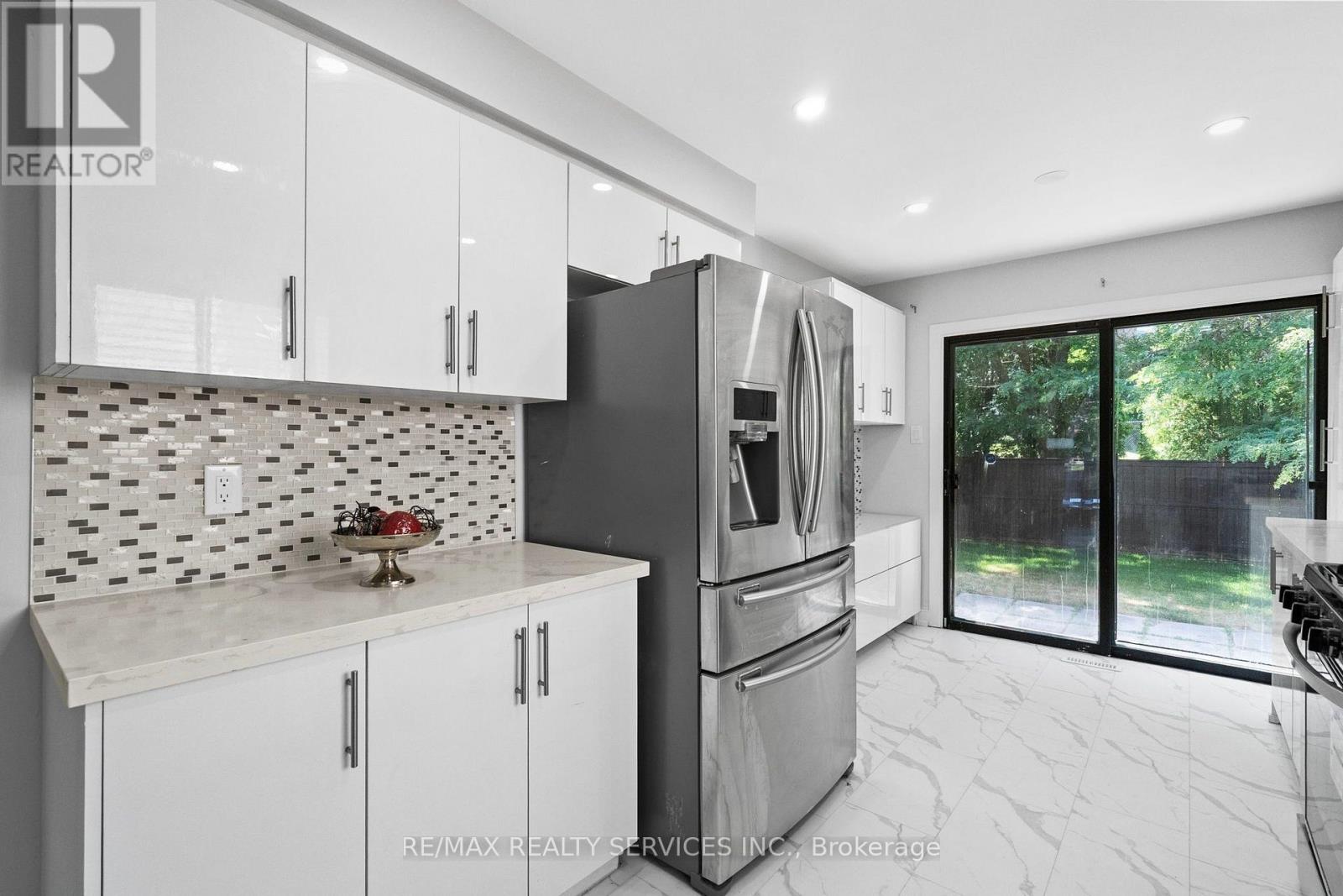 1273 BARBERRY GREEN - 16