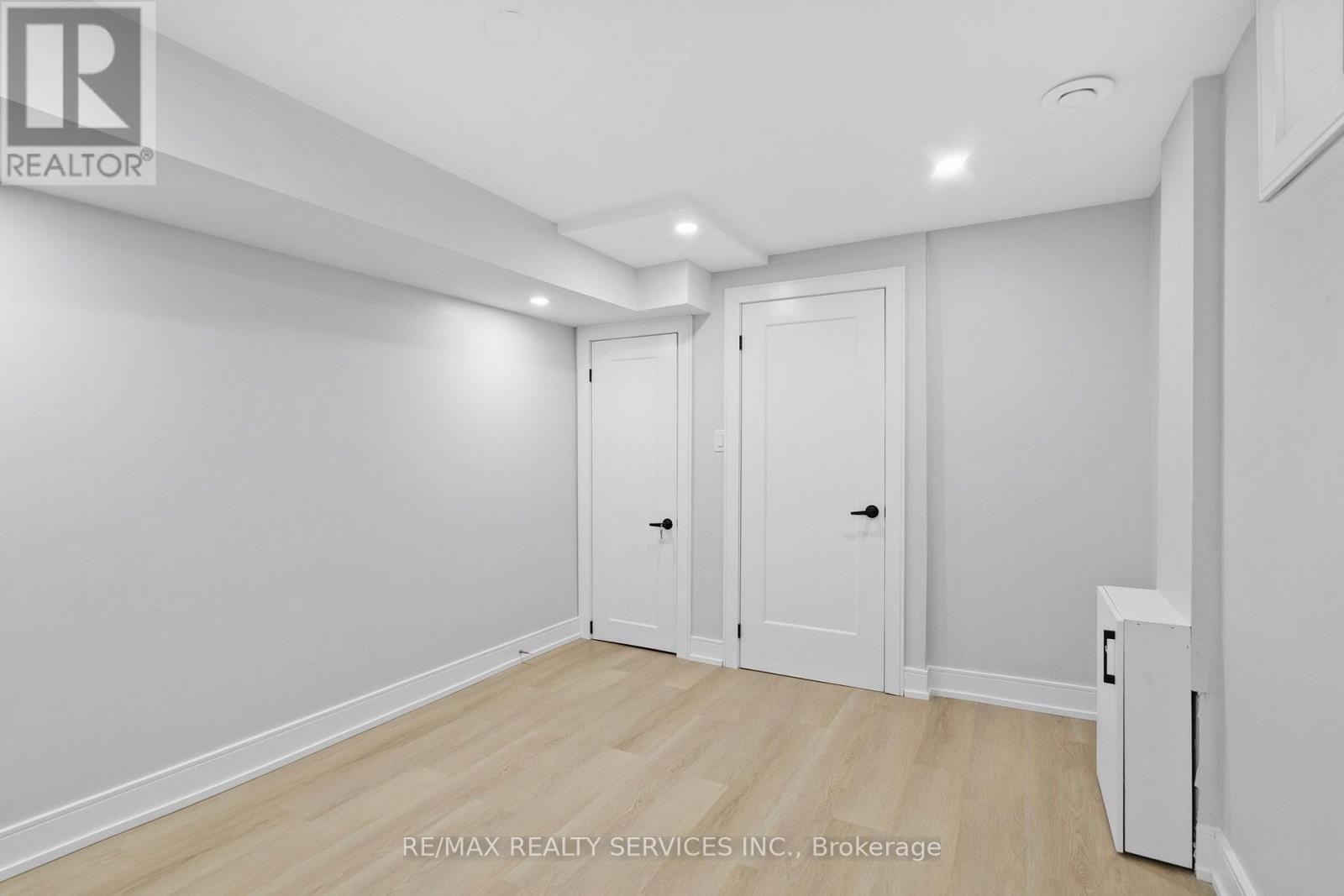 1273 BARBERRY GREEN - 30