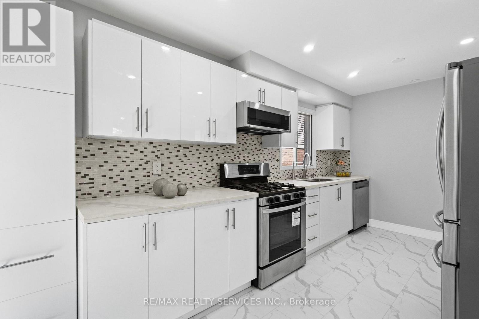 1273 BARBERRY GREEN - 13