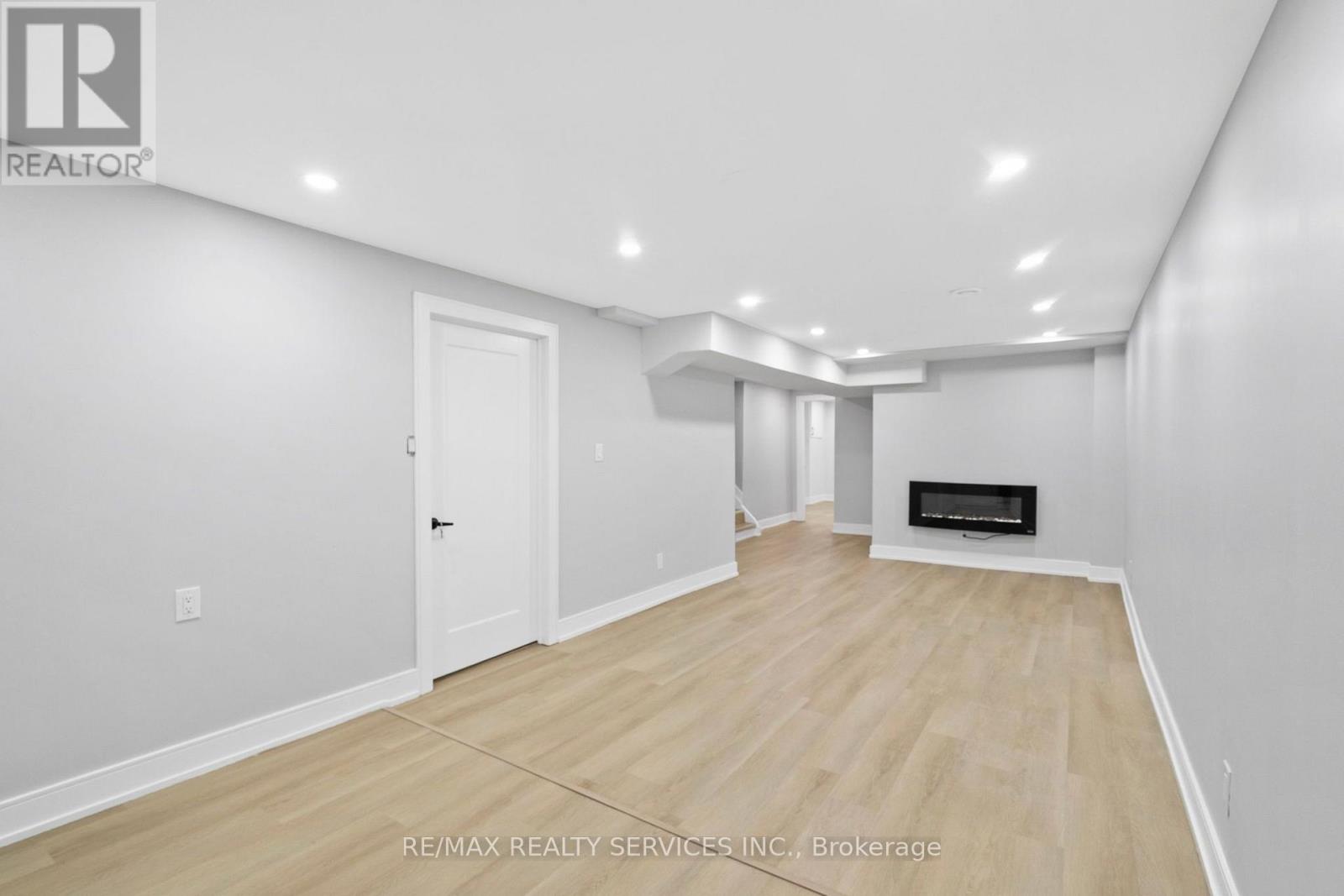 1273 BARBERRY GREEN - 31
