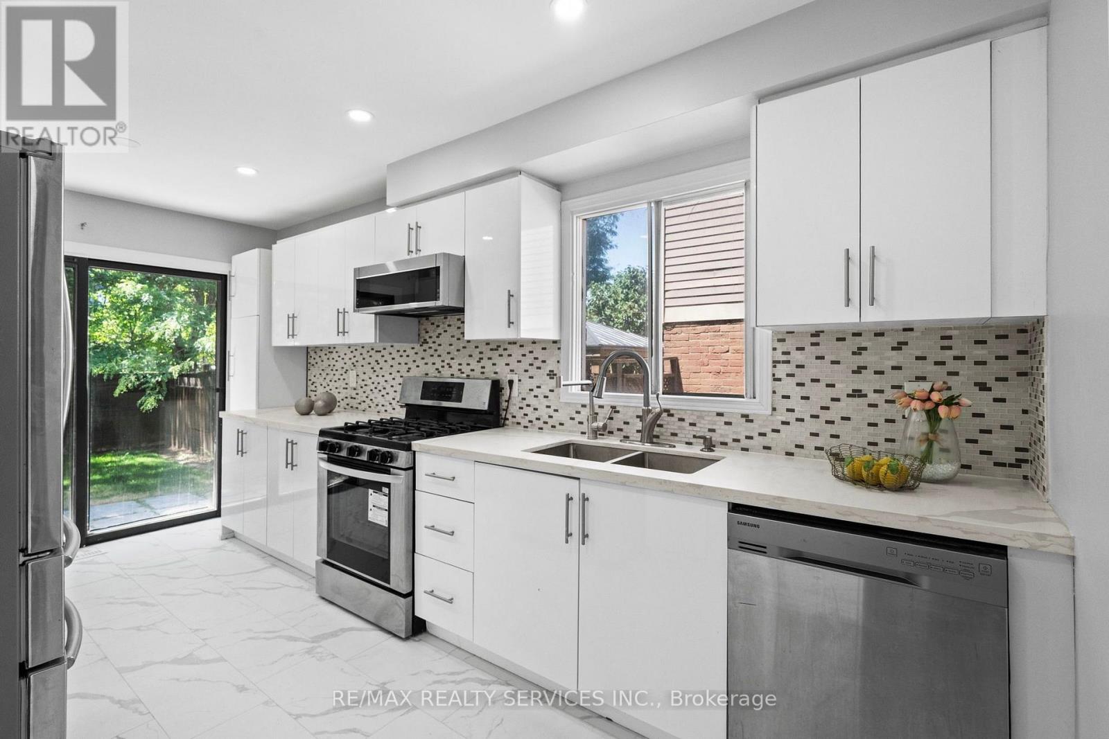 1273 BARBERRY GREEN - 14