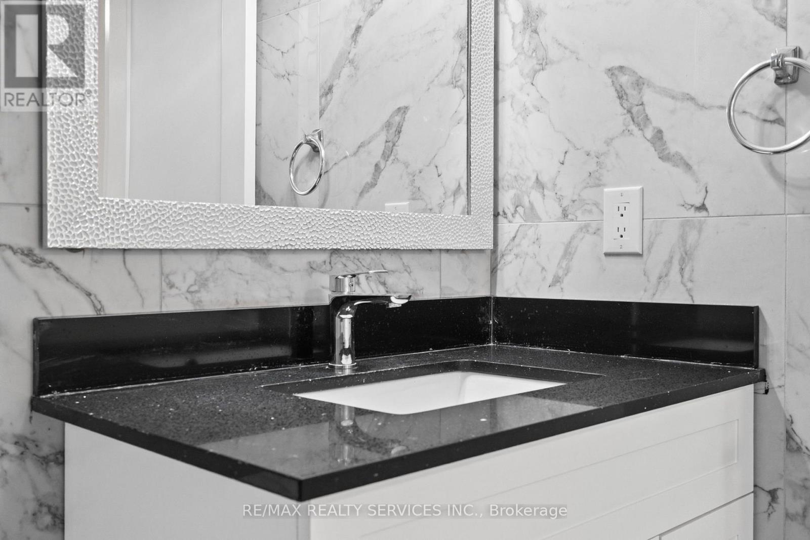 1273 BARBERRY GREEN - 25