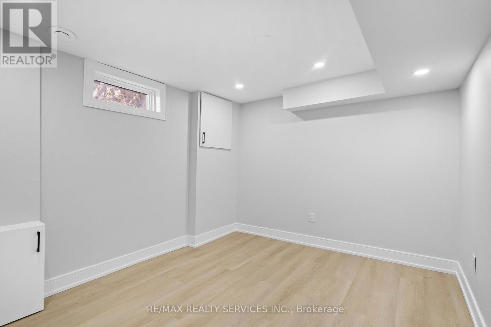 1273 BARBERRY GREEN - 36