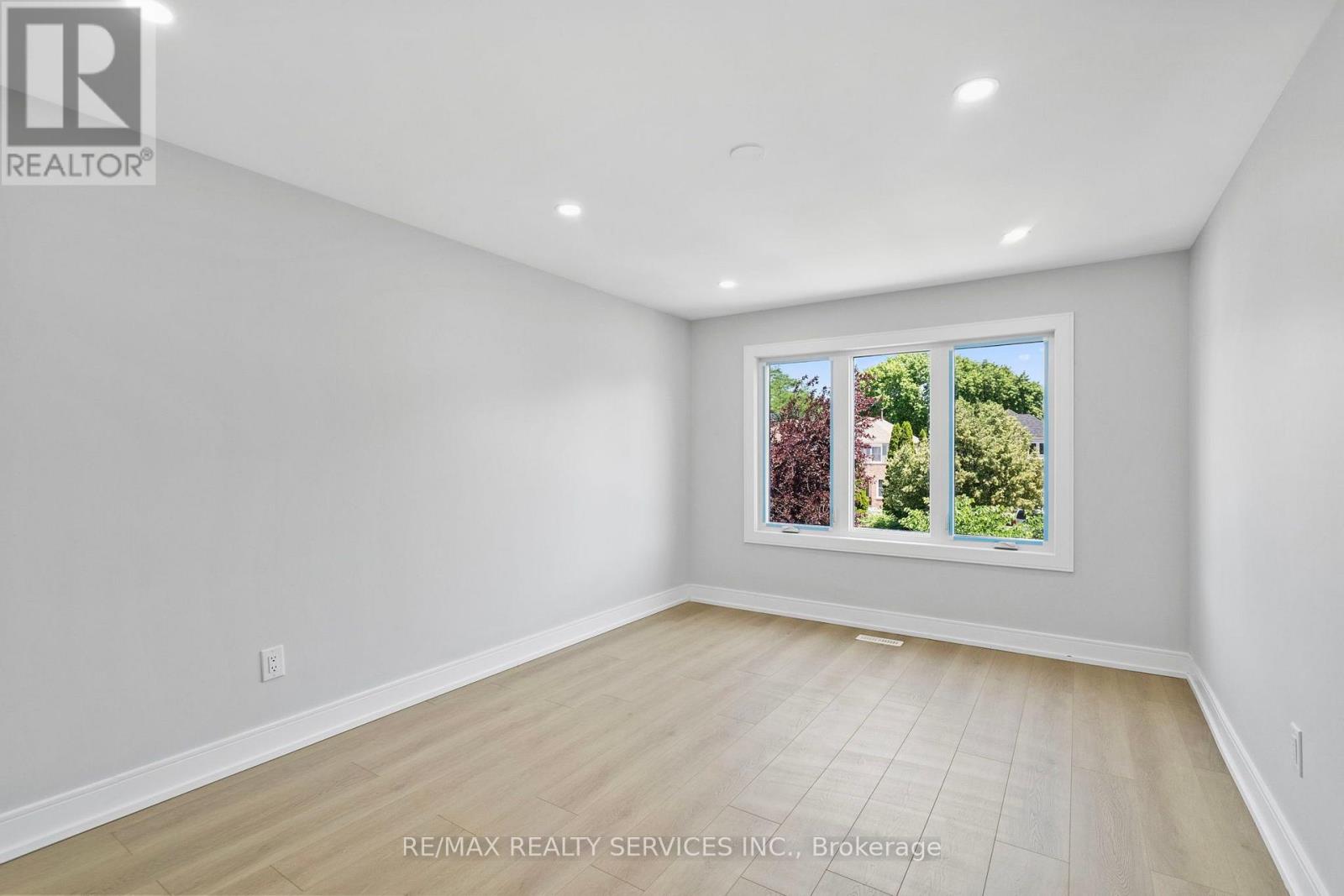 1273 BARBERRY GREEN - 26