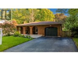 37 SPRUCESIDE CRESCENT