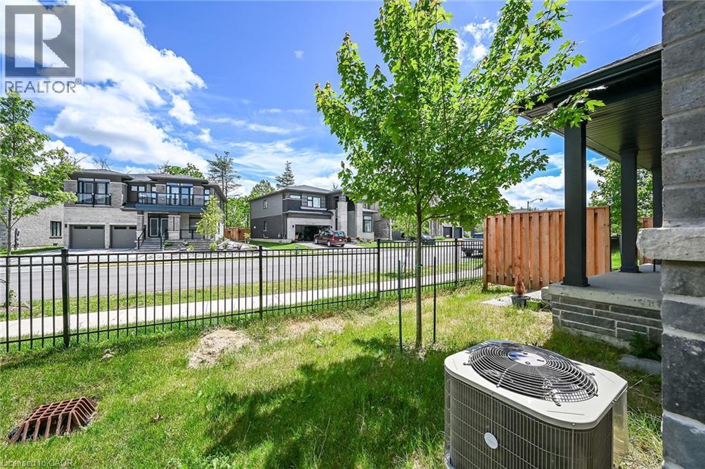 #96 120 COURT Drive - 44