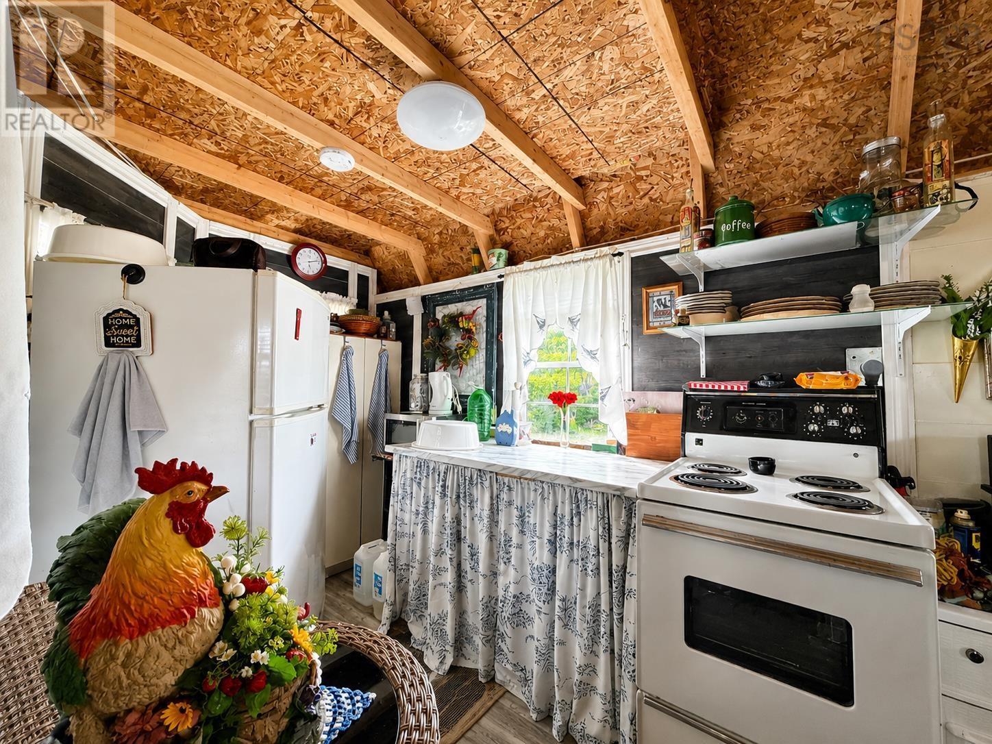 3890 Hillside Boularderie Road - 10