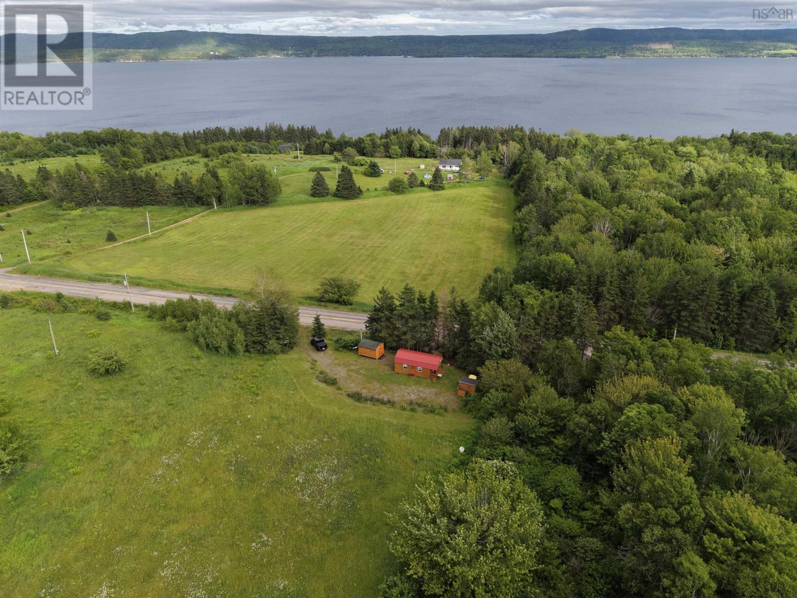 3890 Hillside Boularderie Road - 4