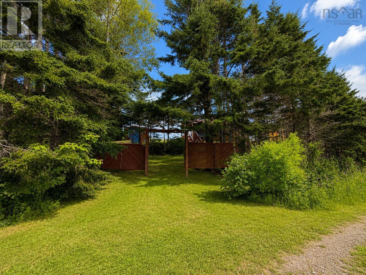 3890 Hillside Boularderie Road - 15