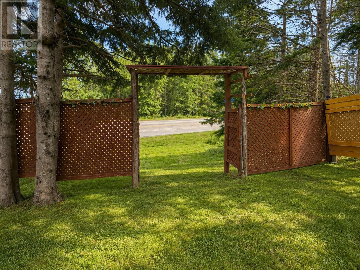 3890 Hillside Boularderie Road - 21