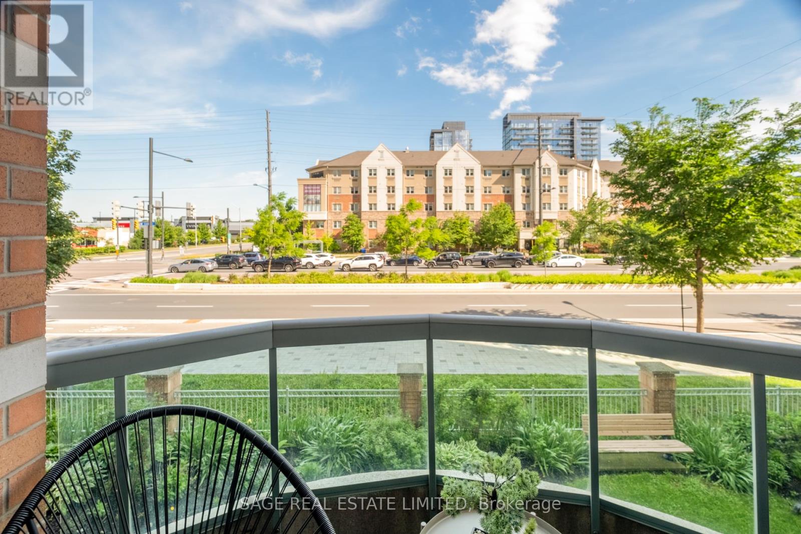 #203 745 NEW WESTMINSTER DRIVE - 23