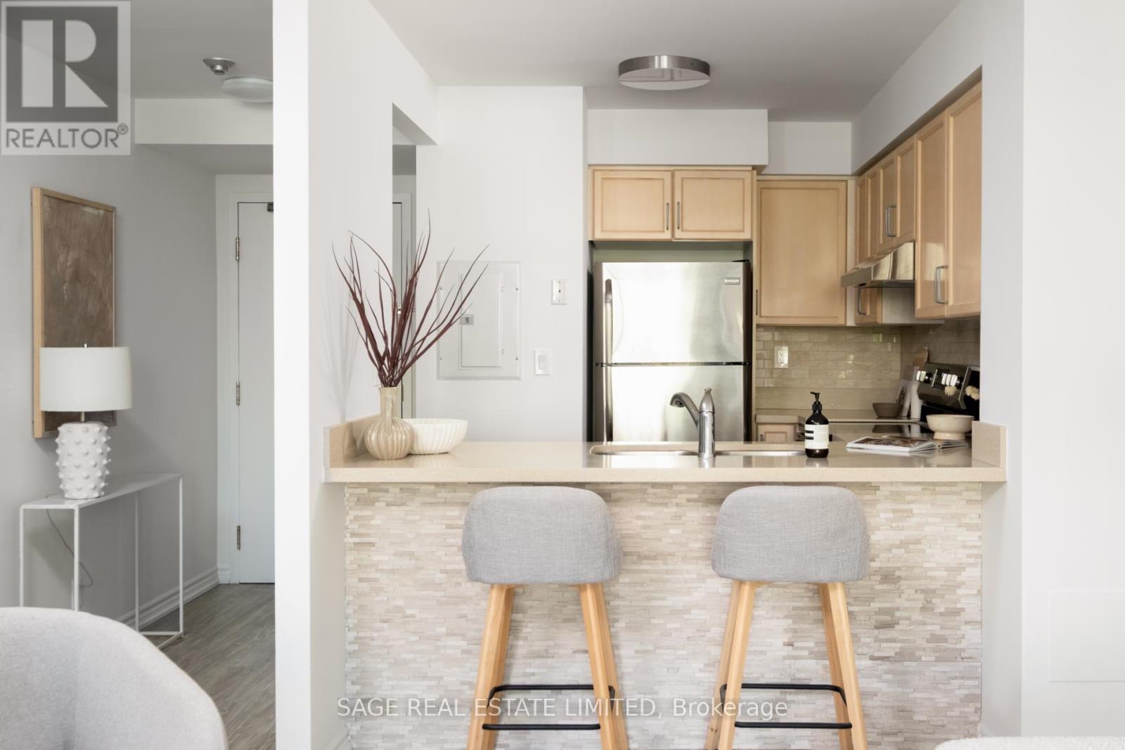 #203 745 NEW WESTMINSTER DRIVE - 4