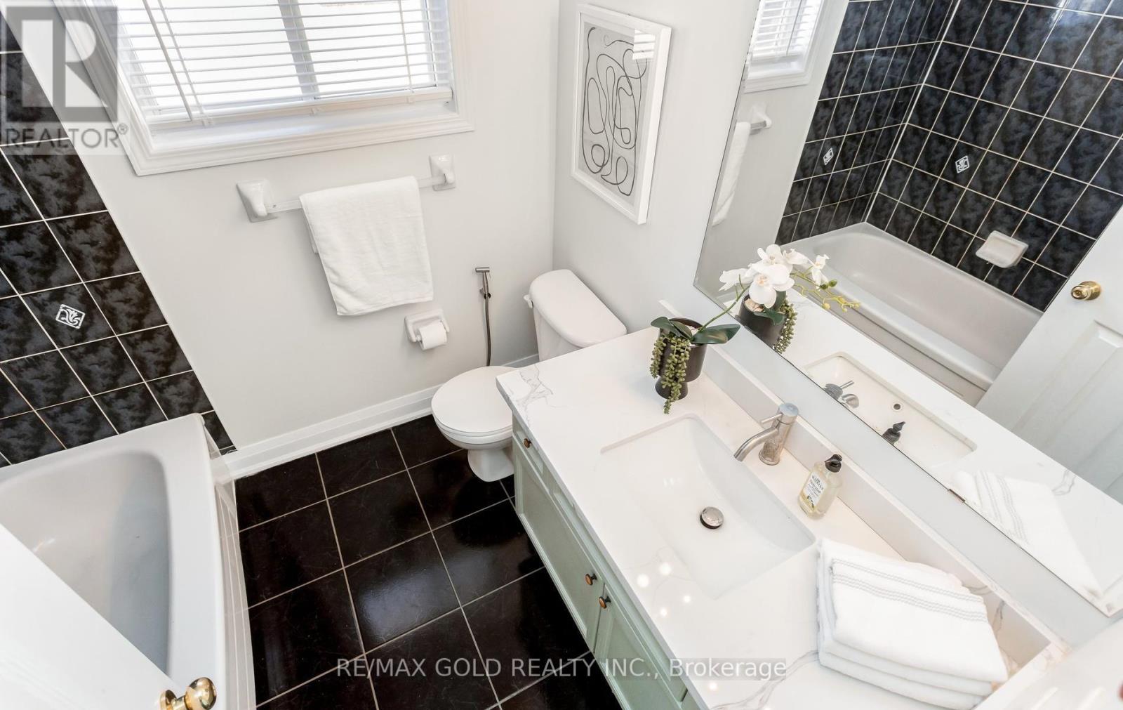3986 REGATTA COURT - 40