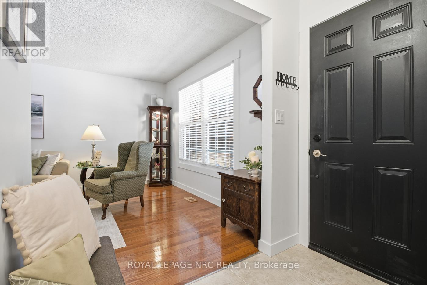 37 SPRUCESIDE CRESCENT - 6