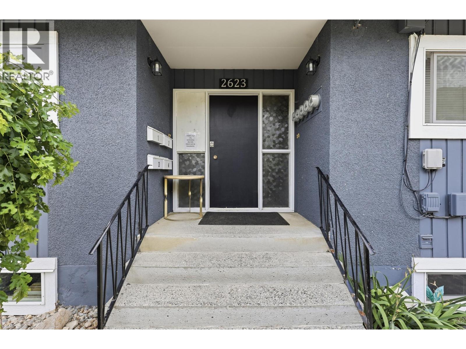 2623 PARKVIEW Drive - 3
