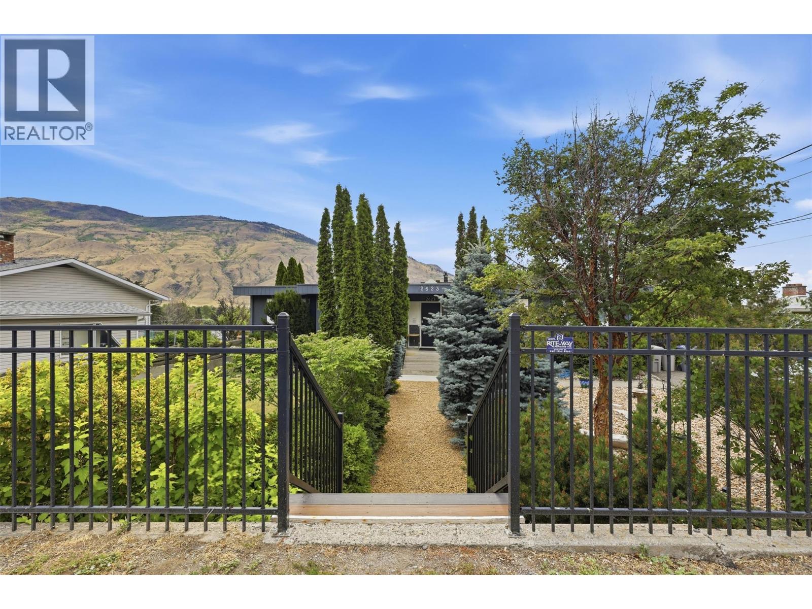 2623 PARKVIEW Drive - 2