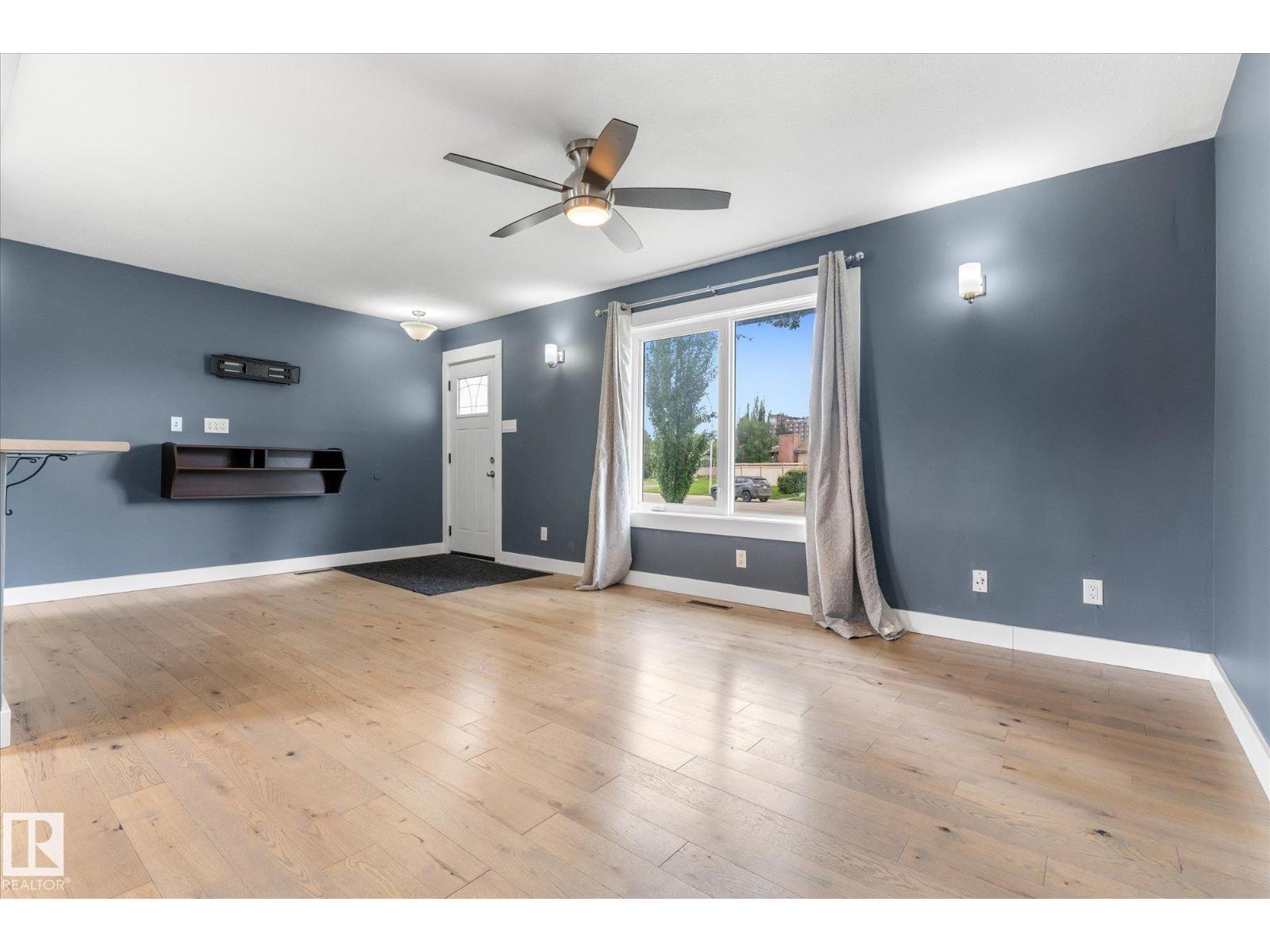 10945 164 Street NW - 6