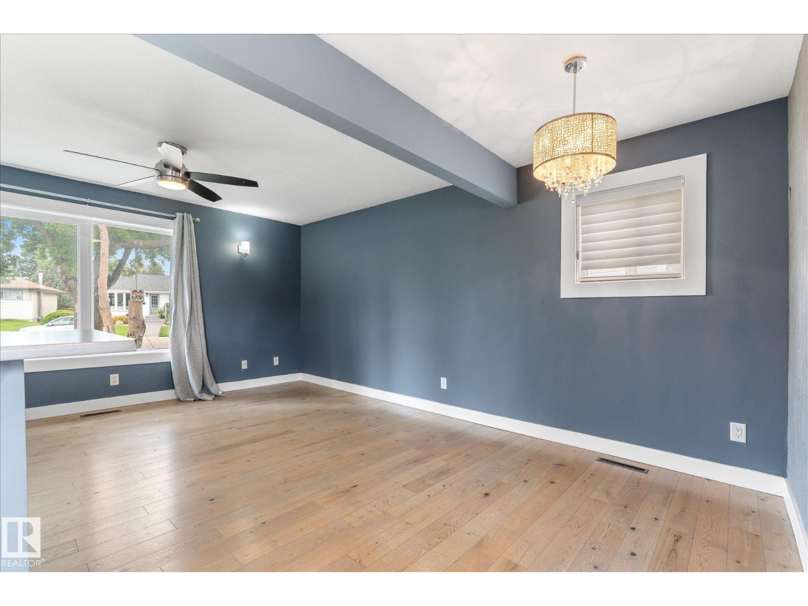10945 164 Street NW - 10