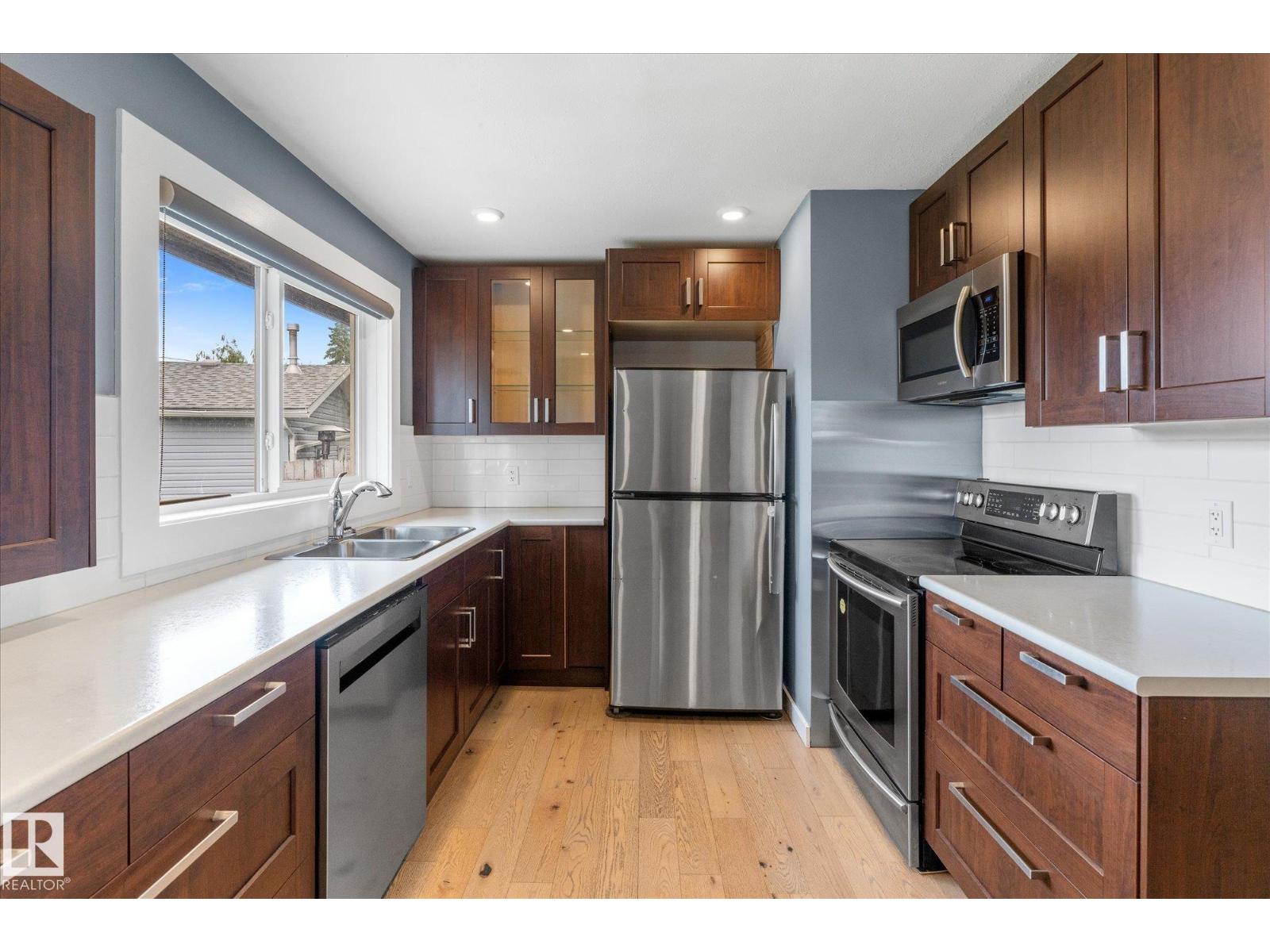 10945 164 Street NW - 14