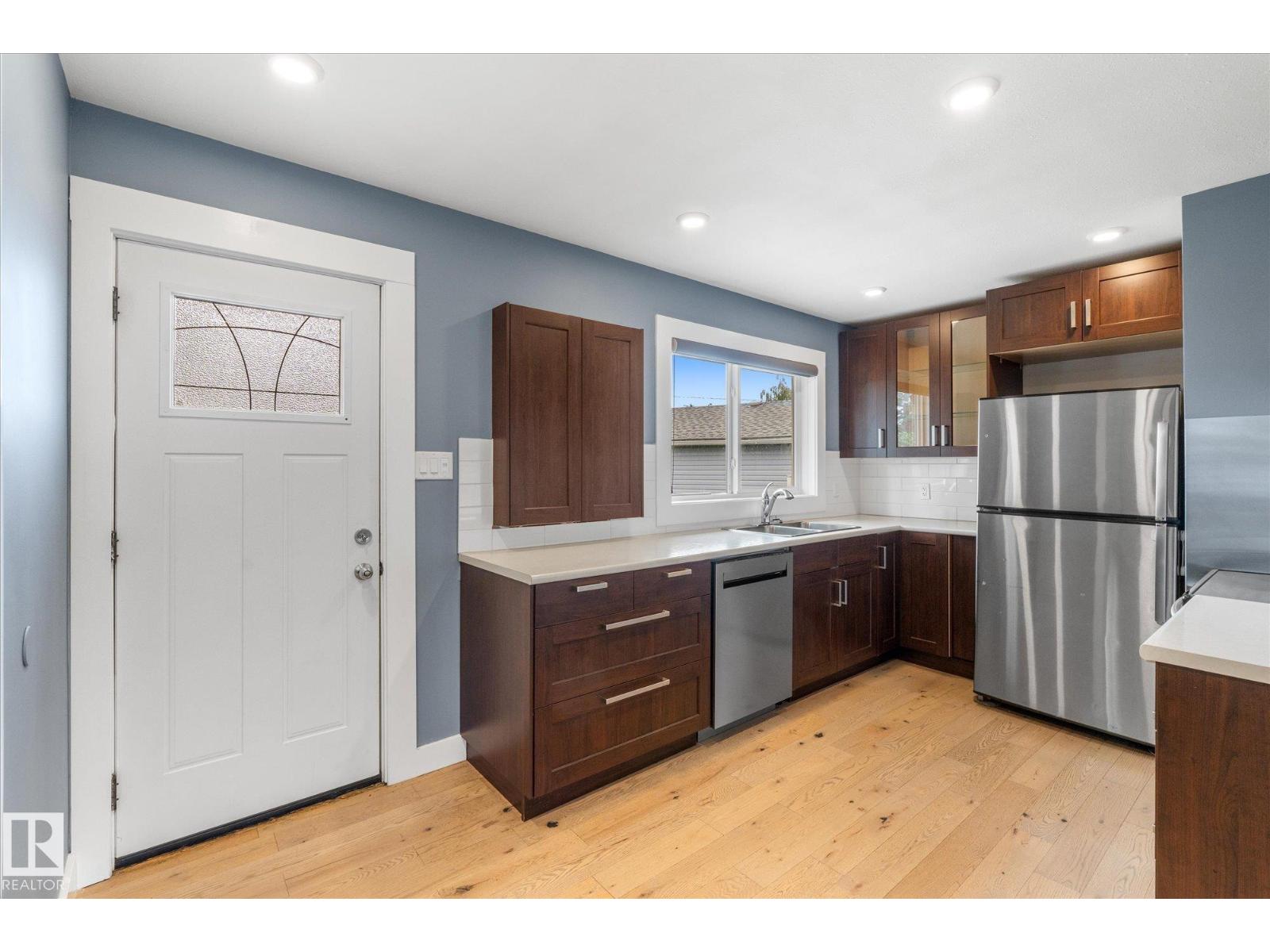 10945 164 Street NW - 17