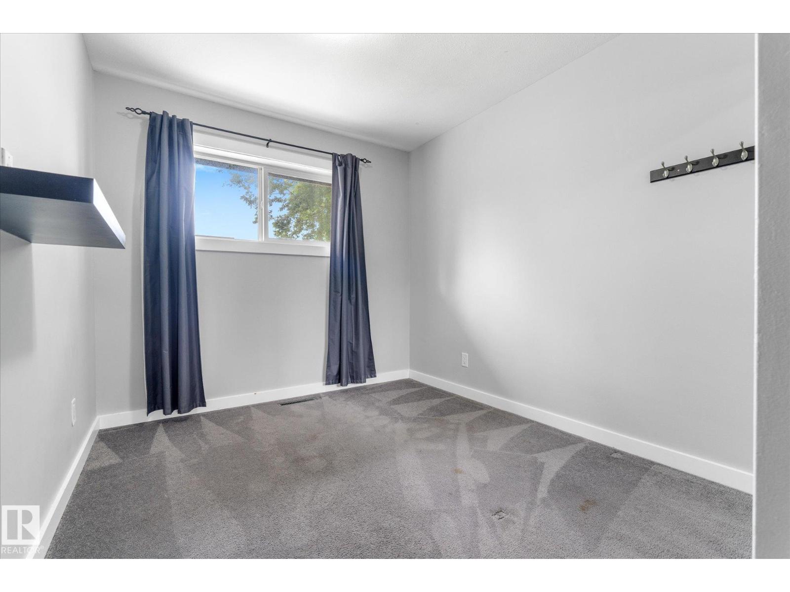 10945 164 Street NW - 22