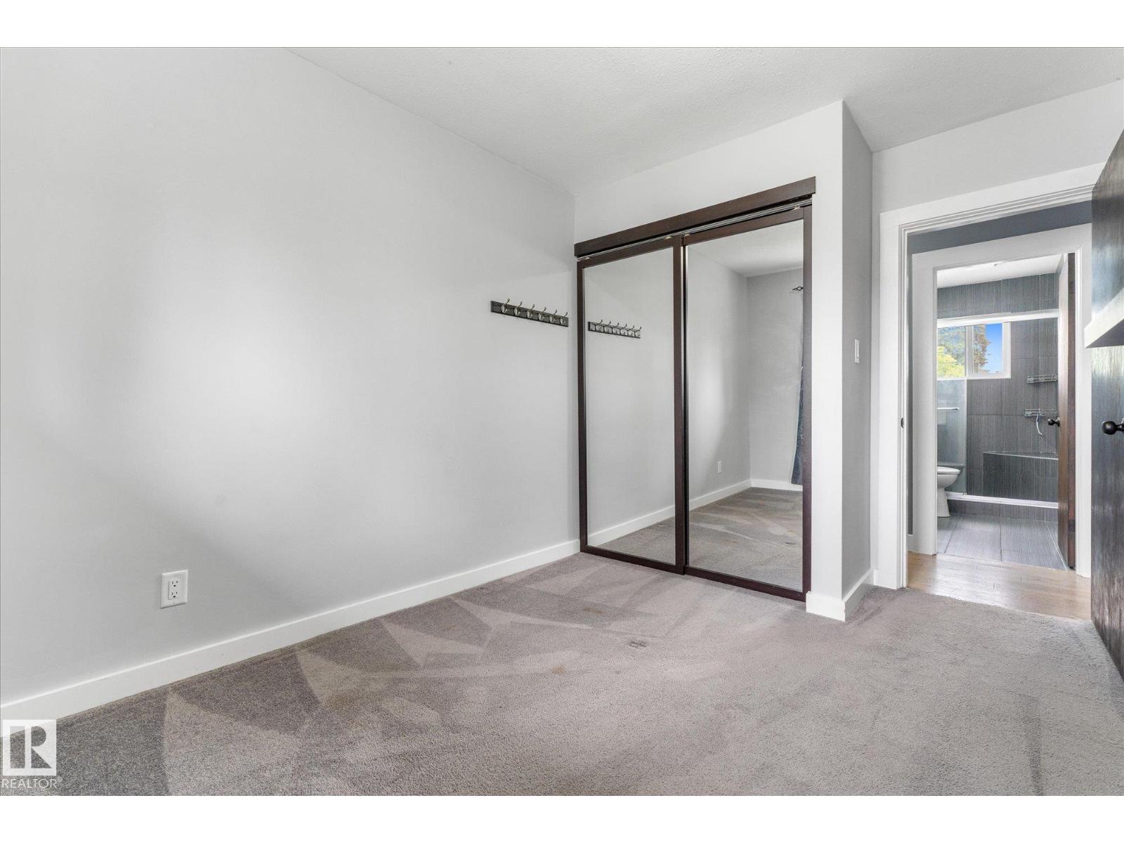 10945 164 Street NW - 24