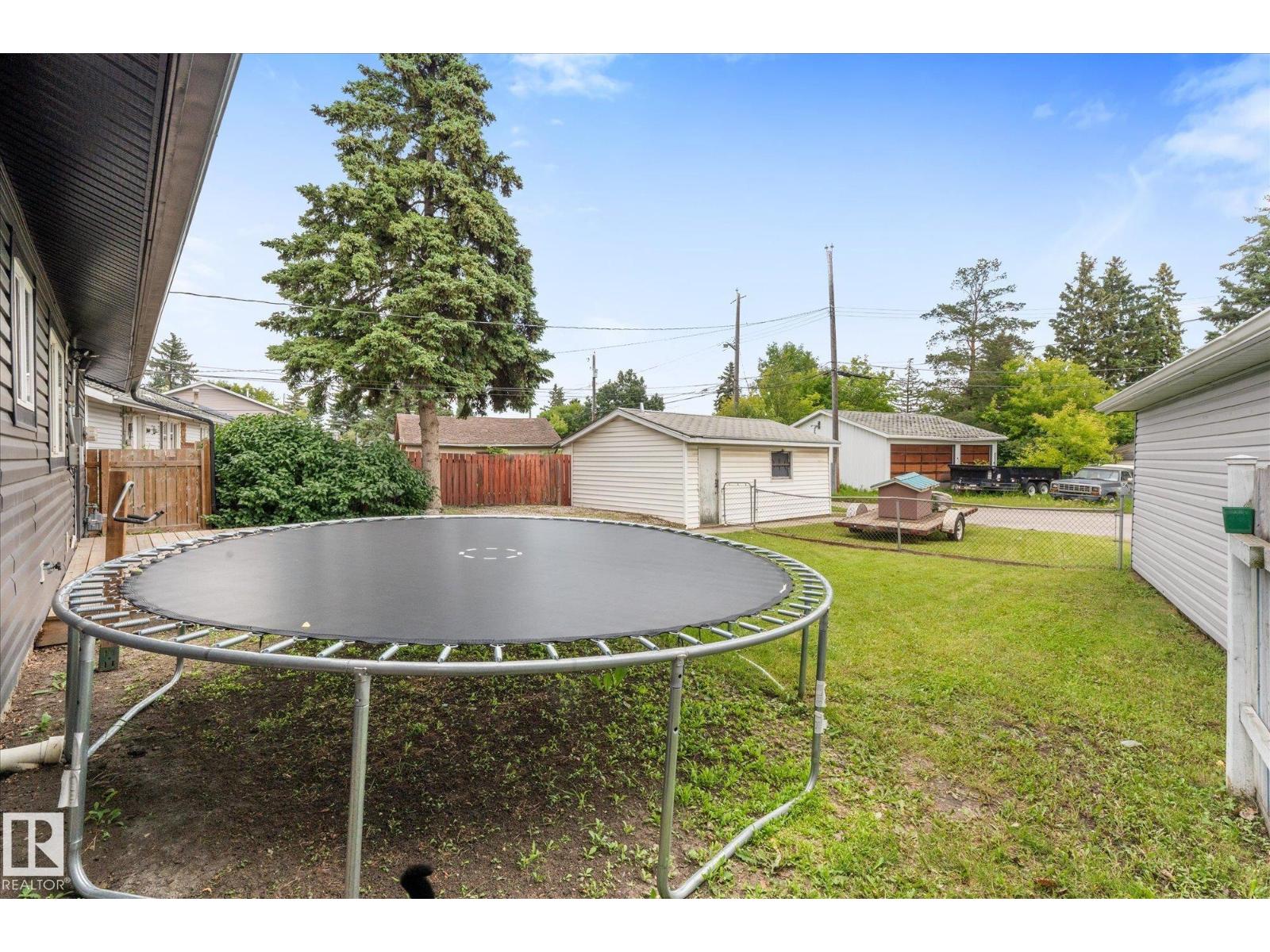 10945 164 Street NW - 30