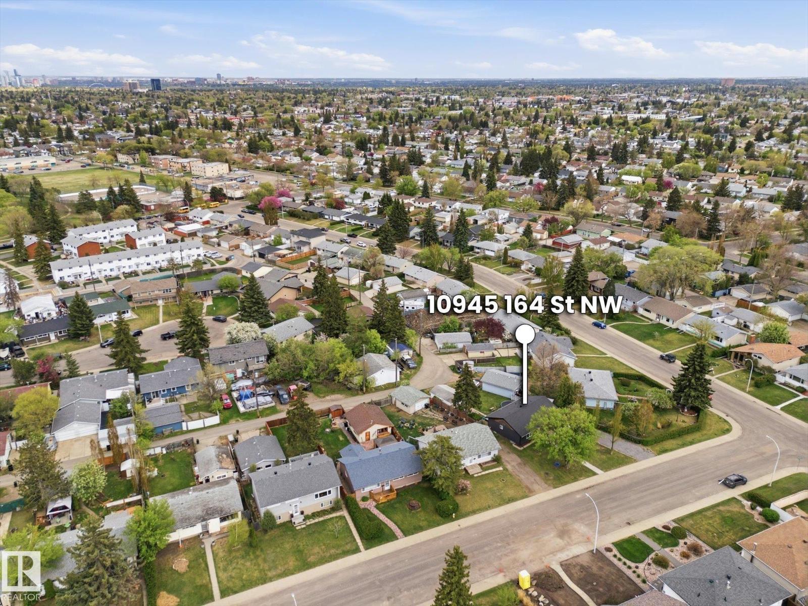 10945 164 Street NW - 37